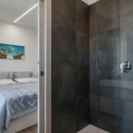 アパート Relax Luxury Sirmio - Elegante Trilocale Con Piscina A シルミオーネ